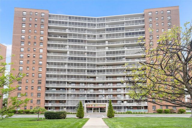 61-35 98TH Street 12M, Rego Park, NY 11374