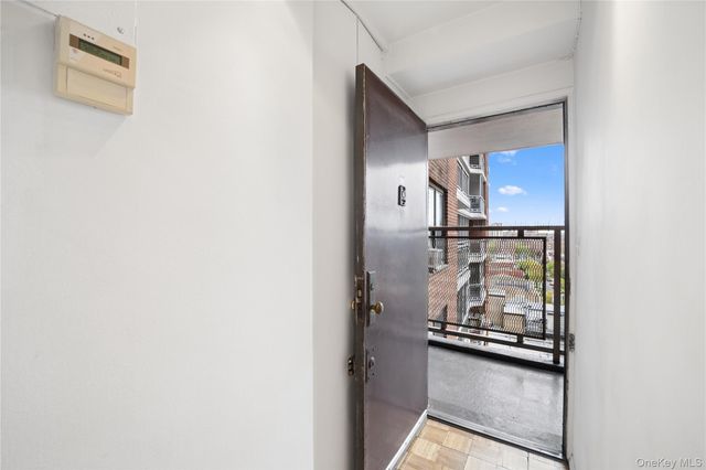 61-35 98TH Street 12M, Rego Park, NY 11374