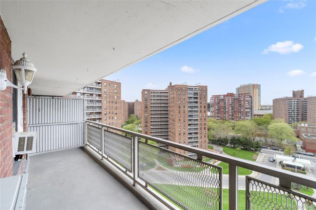 61-35 98TH Street 12M, Rego Park, NY 11374