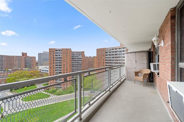 61-35 98TH Street 12M, Rego Park, NY 11374