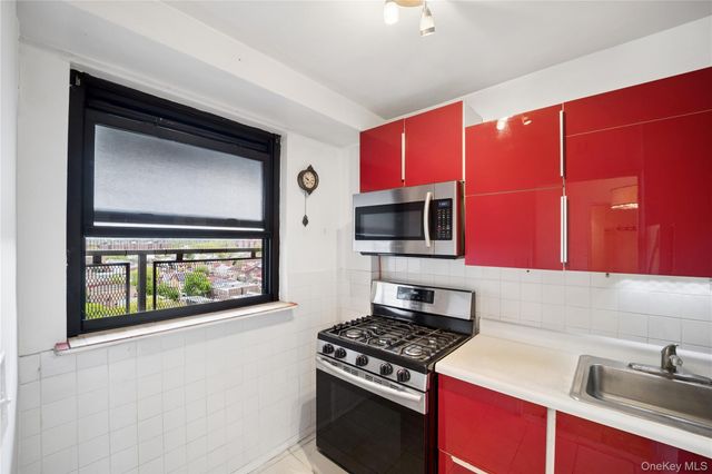 61-35 98TH Street 12M, Rego Park, NY 11374