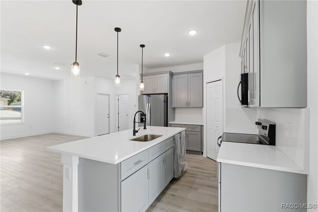 2275 W Linden Drive, Citrus Springs, FL 34434