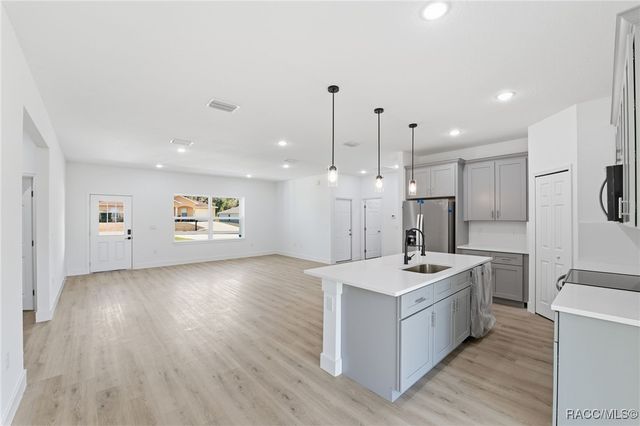 2275 W Linden Drive, Citrus Springs, FL 34434