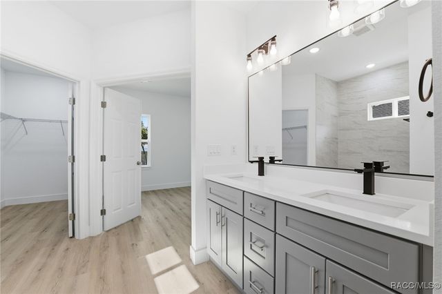 2275 W Linden Drive, Citrus Springs, FL 34434