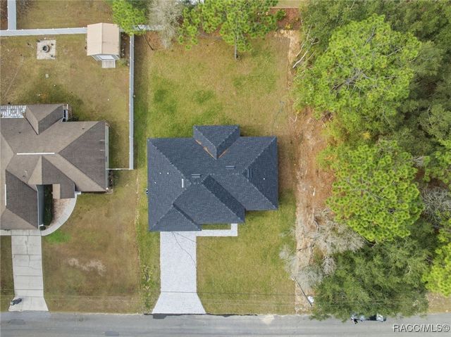 2275 W Linden Drive, Citrus Springs, FL 34434