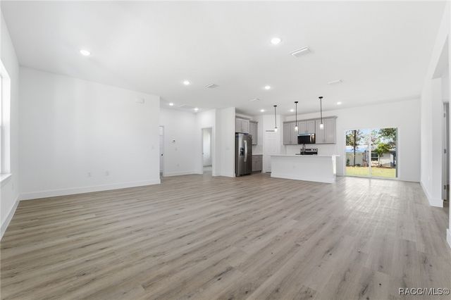 2275 W Linden Drive, Citrus Springs, FL 34434