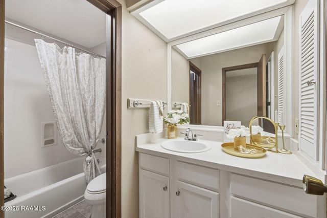 200 Lodge Dr. 801, Lafayette, LA 70506