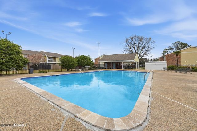 200 Lodge Dr. 801, Lafayette, LA 70506