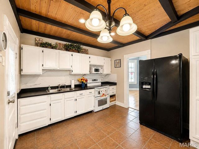 202 E 2nd Street, De Soto, MO 63020