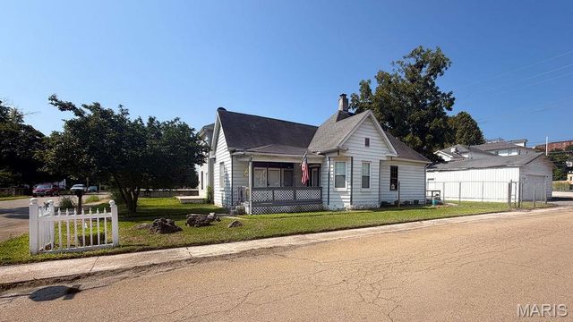 202 E 2nd Street, De Soto, MO 63020