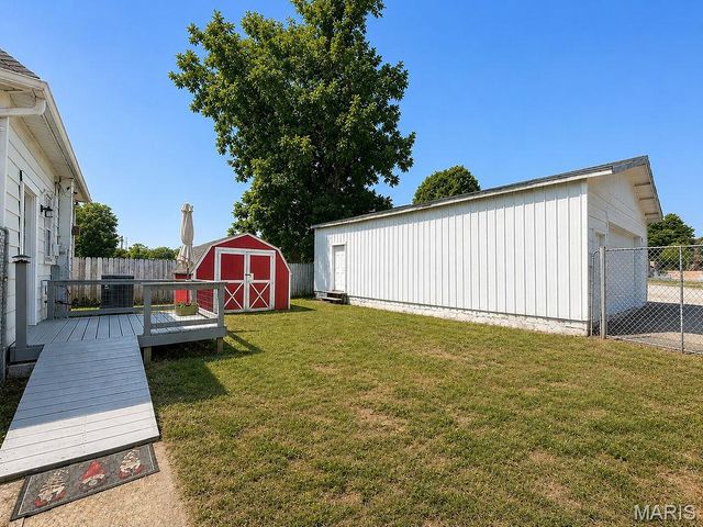 202 E 2nd Street, De Soto, MO 63020