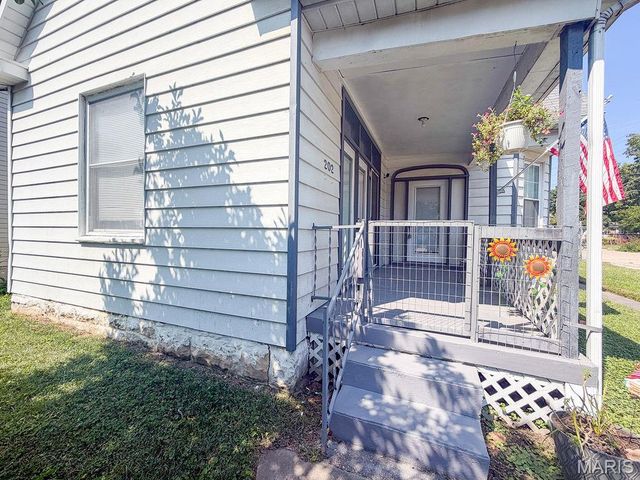 202 E 2nd Street, De Soto, MO 63020