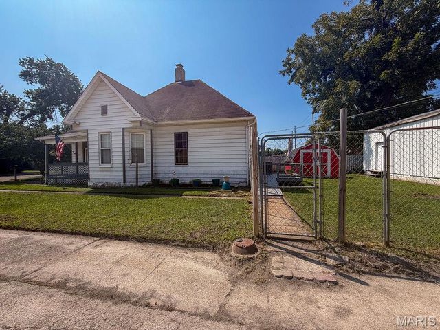 202 E 2nd Street, De Soto, MO 63020