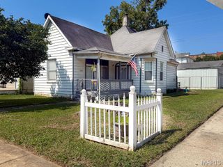 202 E 2nd Street, De Soto, MO 63020