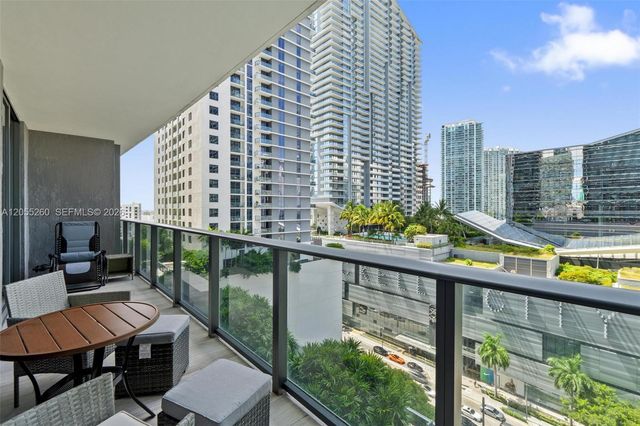 45 SW 9th St 1109, Miami, FL 33130