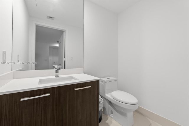 45 SW 9th St 1109, Miami, FL 33130