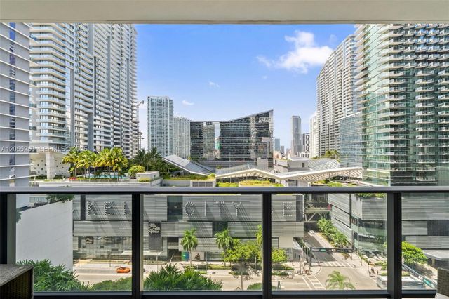 45 SW 9th St 1109, Miami, FL 33130