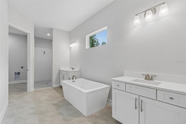 4881 MAJESTIC HILLS LOOP, Brooksville, FL 34601