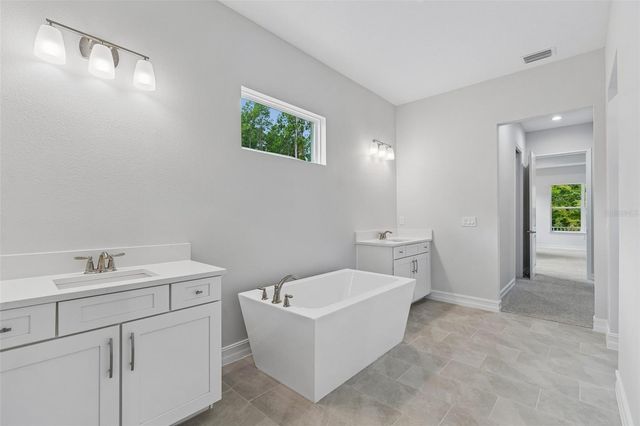 4881 MAJESTIC HILLS LOOP, Brooksville, FL 34601