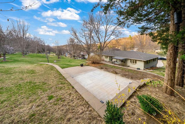 22742 LINDEN Road, Crescent, IA 51526