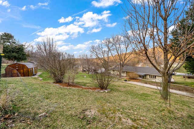 22742 LINDEN Road, Crescent, IA 51526