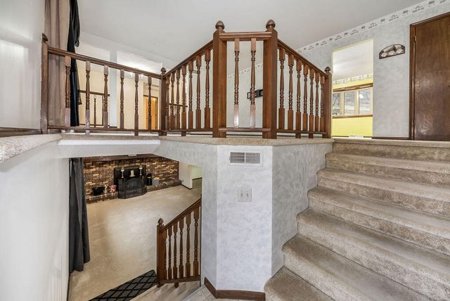 22742 LINDEN Road, Crescent, IA 51526