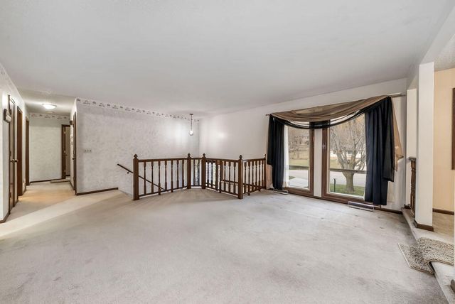 22742 LINDEN Road, Crescent, IA 51526