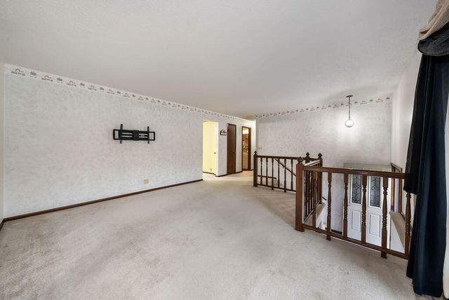 22742 LINDEN Road, Crescent, IA 51526