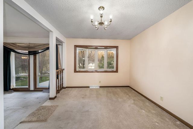 22742 LINDEN Road, Crescent, IA 51526