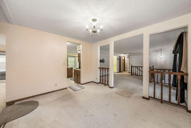 22742 LINDEN Road, Crescent, IA 51526