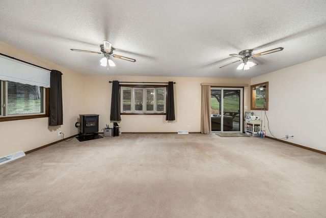 22742 LINDEN Road, Crescent, IA 51526