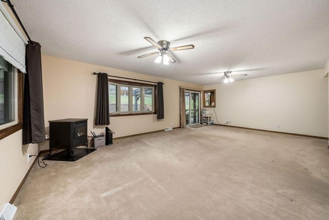 22742 LINDEN Road, Crescent, IA 51526