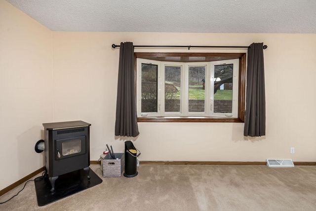 22742 LINDEN Road, Crescent, IA 51526