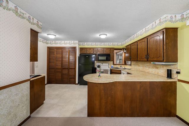 22742 LINDEN Road, Crescent, IA 51526