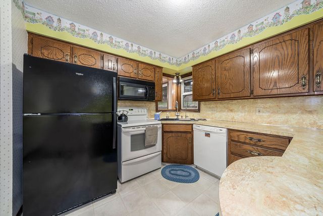 22742 LINDEN Road, Crescent, IA 51526