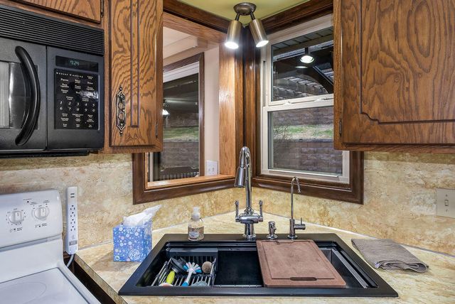 22742 LINDEN Road, Crescent, IA 51526