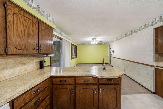 22742 LINDEN Road, Crescent, IA 51526