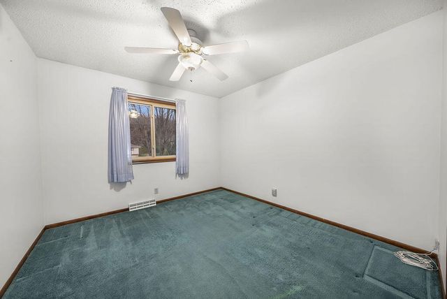 22742 LINDEN Road, Crescent, IA 51526