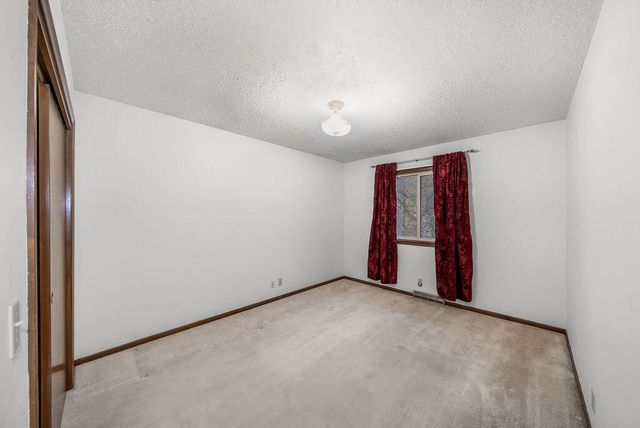 22742 LINDEN Road, Crescent, IA 51526