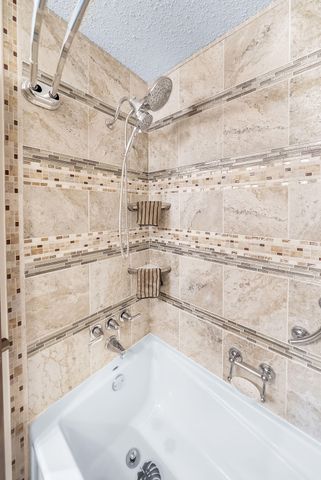 22742 LINDEN Road, Crescent, IA 51526