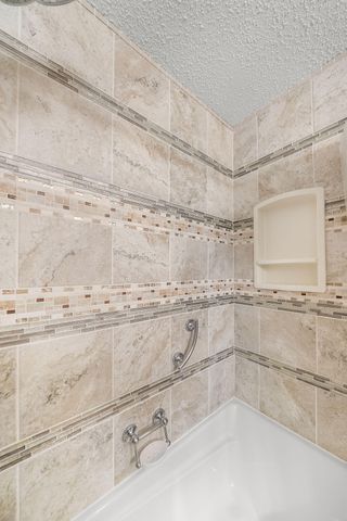 22742 LINDEN Road, Crescent, IA 51526