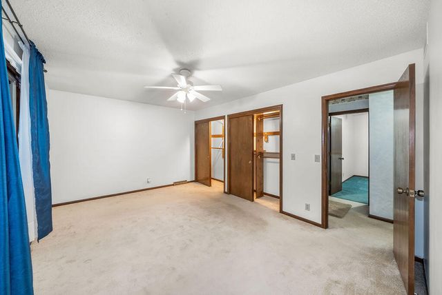 22742 LINDEN Road, Crescent, IA 51526