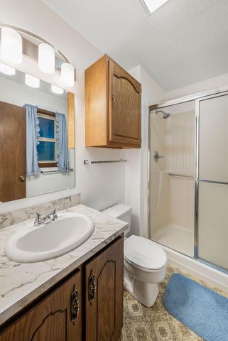 22742 LINDEN Road, Crescent, IA 51526