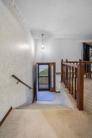 22742 LINDEN Road, Crescent, IA 51526