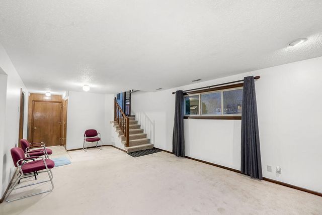 22742 LINDEN Road, Crescent, IA 51526