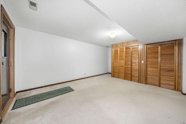 22742 LINDEN Road, Crescent, IA 51526