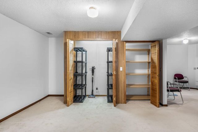 22742 LINDEN Road, Crescent, IA 51526