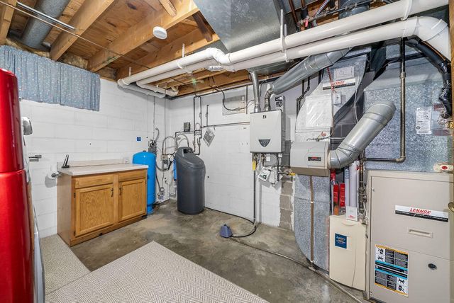 22742 LINDEN Road, Crescent, IA 51526