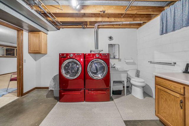 22742 LINDEN Road, Crescent, IA 51526