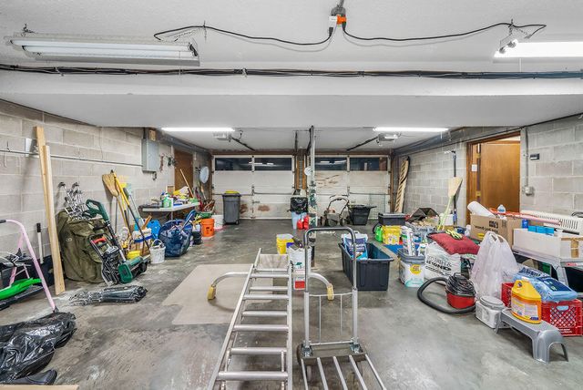 22742 LINDEN Road, Crescent, IA 51526